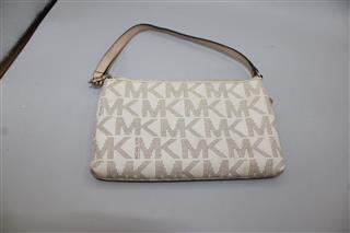 MICHAEL KORS LARGE WRISTLET